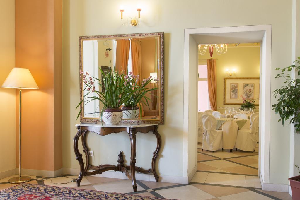 Hotel Belvedere Verbania Exteriör bild